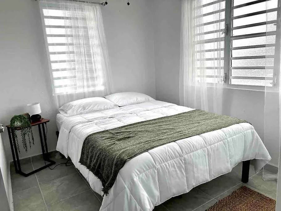 Casa Gumamela - Bright & Spacious 6-Bedroom Units 圣胡安