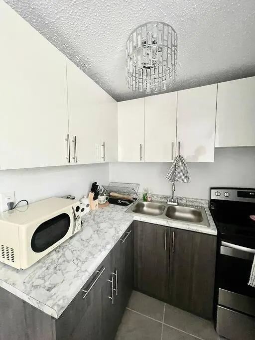 Casa Gumamela - Bright & Spacious 6-Bedroom Units 圣胡安 波多黎各
